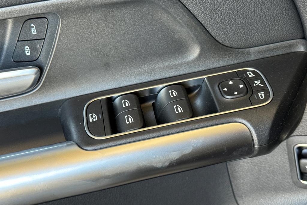 new 2025 Mercedes-Benz GLA 250 car, priced at $45,845