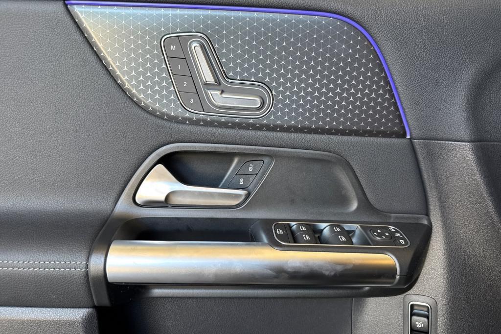 new 2025 Mercedes-Benz GLA 250 car, priced at $45,845