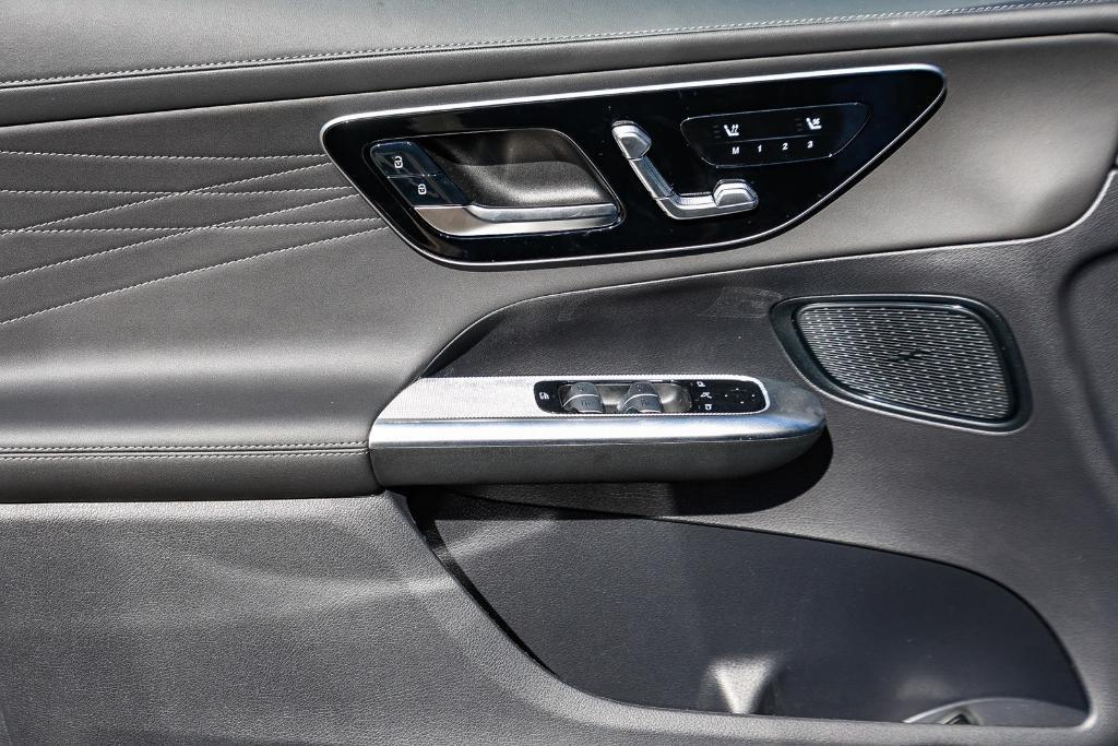 new 2026 Mercedes-Benz GLC 300 car, priced at $62,225