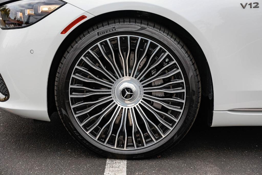 new 2025 Mercedes-Benz Maybach S 680 car, priced at $342,250