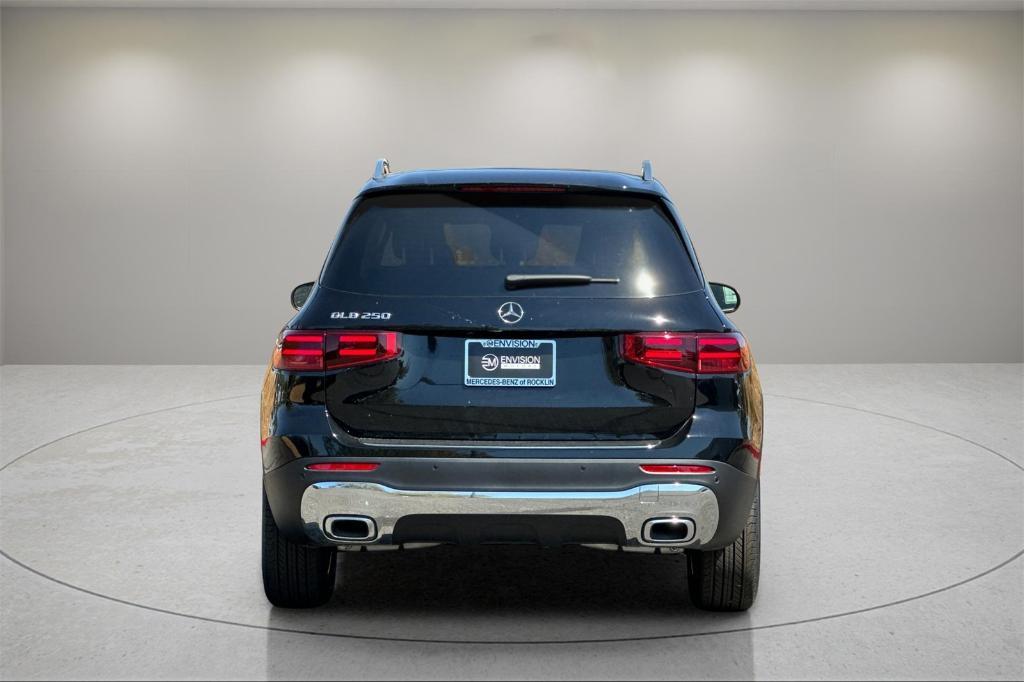 new 2024 Mercedes-Benz GLB 250 car, priced at $51,215