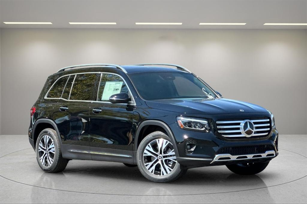 new 2024 Mercedes-Benz GLB 250 car, priced at $51,215