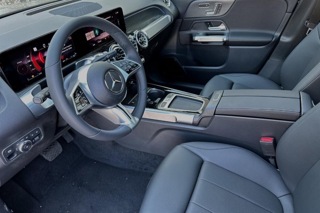 new 2024 Mercedes-Benz GLB 250 car, priced at $51,215