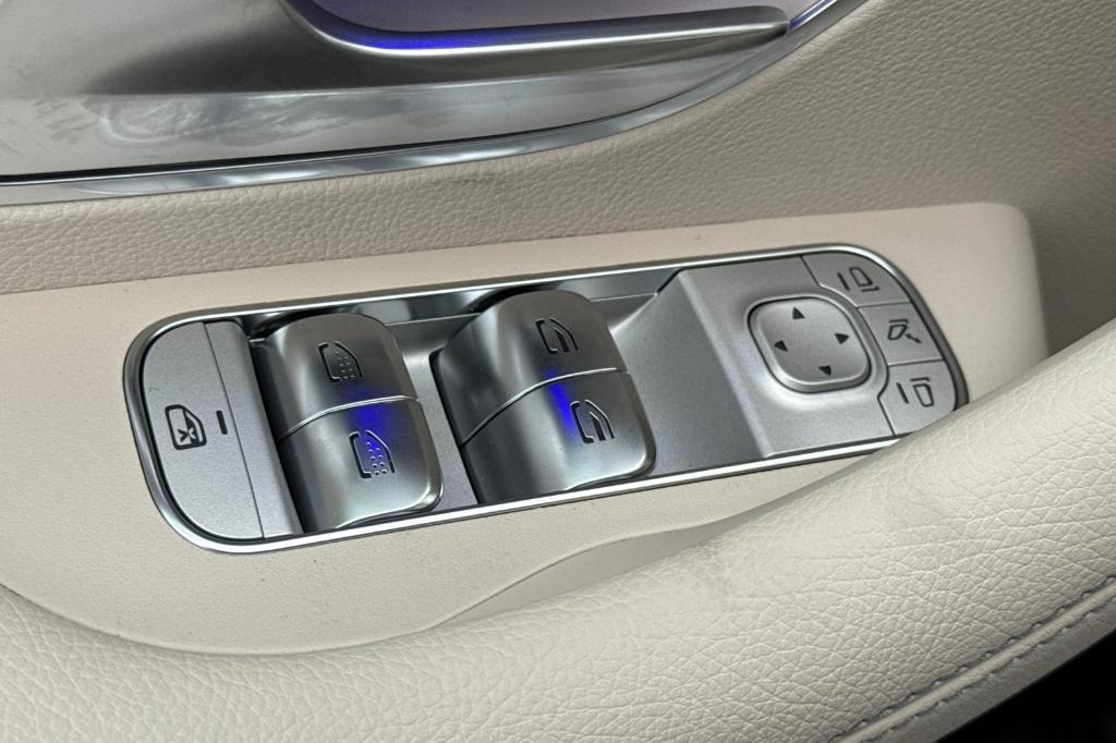 new 2026 Mercedes-Benz GLS 580 car, priced at $126,315