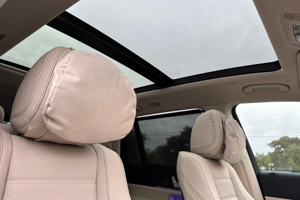 new 2026 Mercedes-Benz GLS 580 car, priced at $126,315