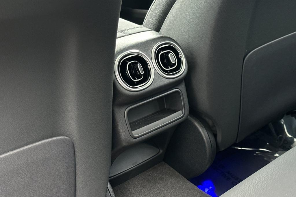 new 2025 Mercedes-Benz GLC 300 car, priced at $60,585