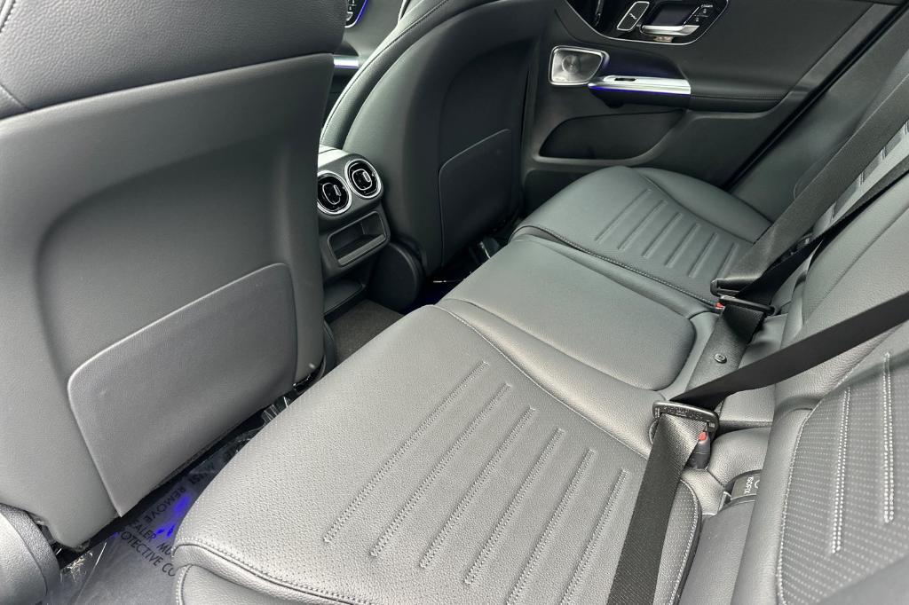 new 2025 Mercedes-Benz GLC 300 car, priced at $60,585