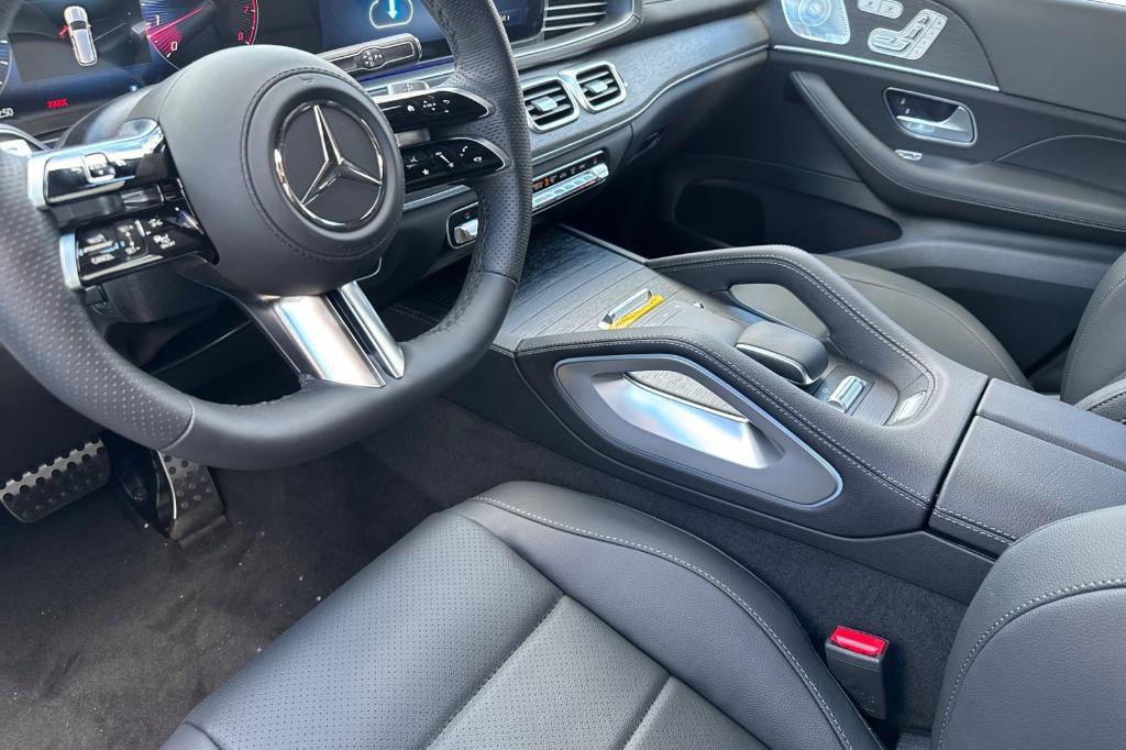 new 2025 Mercedes-Benz GLS 450 car, priced at $95,035