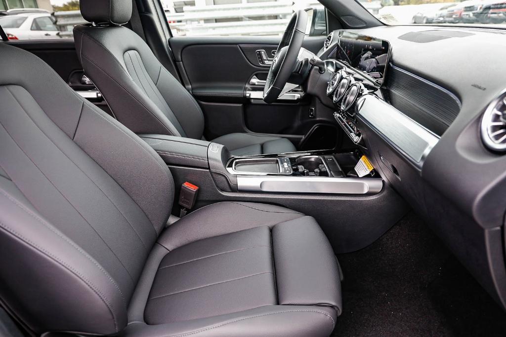 new 2026 Mercedes-Benz GLB 250 car, priced at $53,465