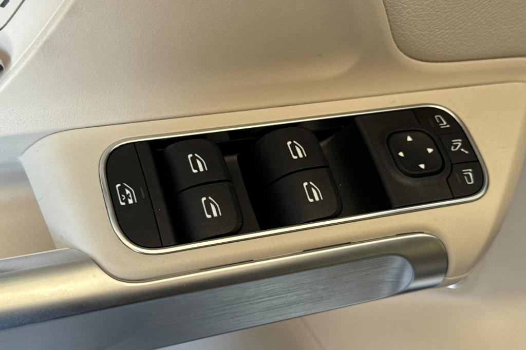 new 2026 Mercedes-Benz GLB 250 car, priced at $49,990
