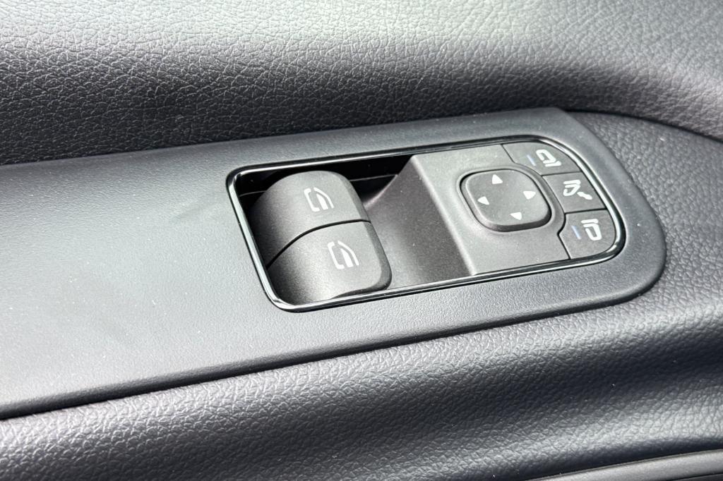 new 2025 Mercedes-Benz Sprinter 2500 car, priced at $70,726