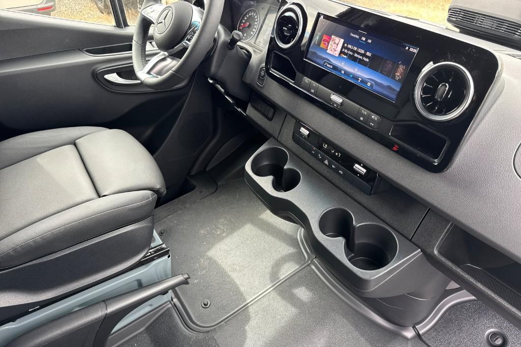 new 2025 Mercedes-Benz Sprinter 2500 car, priced at $70,726
