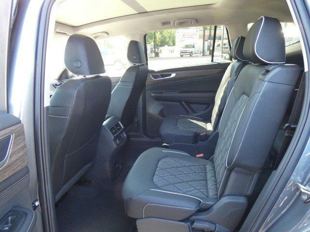 new 2025 Volkswagen Atlas car, priced at $56,551