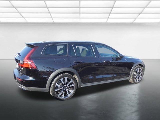 used 2021 Volvo V60 Cross Country car, priced at $29,950