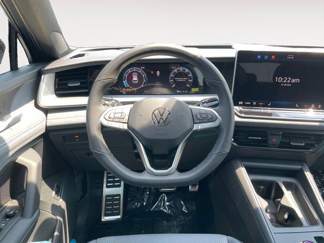 new 2025 Volkswagen Tiguan car, priced at $40,136