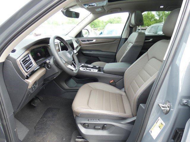 new 2025 Volkswagen Atlas car, priced at $52,001