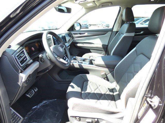 new 2025 Volkswagen Atlas car, priced at $49,076