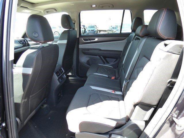 new 2025 Volkswagen Atlas car, priced at $49,076