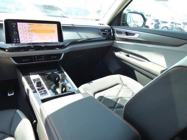 new 2025 Volkswagen Atlas car, priced at $49,076