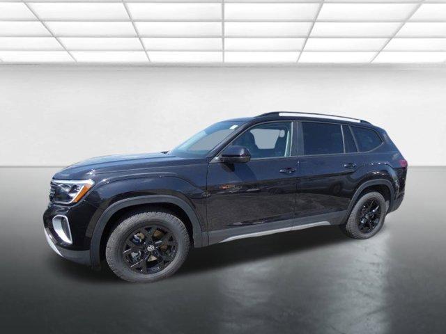 new 2025 Volkswagen Atlas car, priced at $49,076