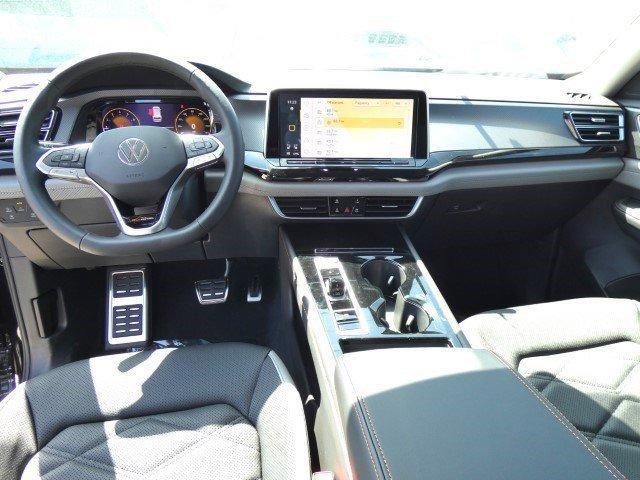 new 2025 Volkswagen Atlas car, priced at $49,076