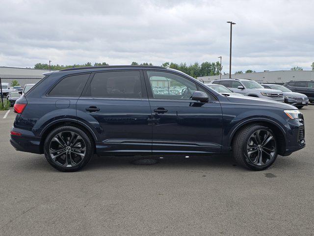 new 2025 Audi Q7 car, priced at $77,580