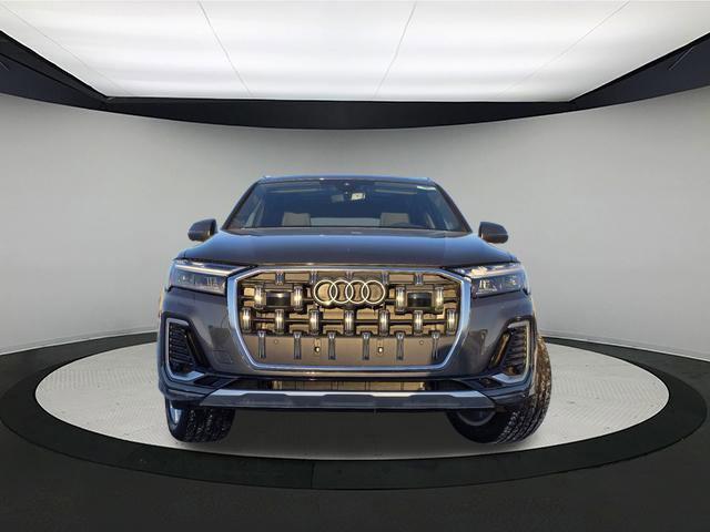 new 2025 Audi Q7 car, priced at $70,590