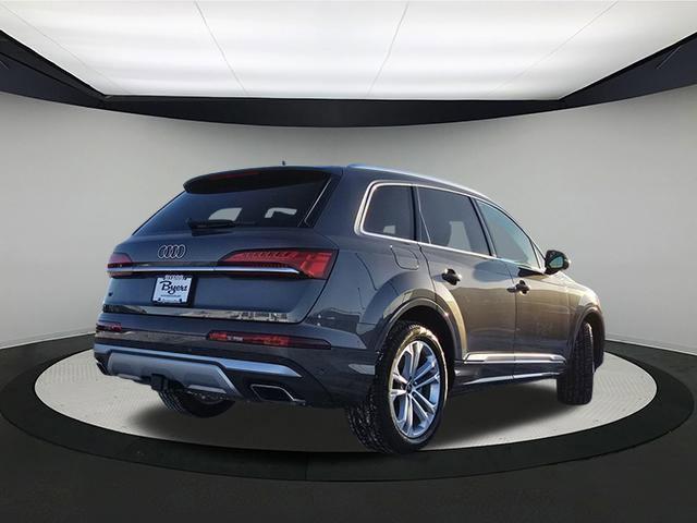 new 2025 Audi Q7 car, priced at $70,590