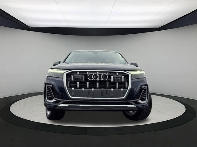 new 2025 Audi Q7 car, priced at $70,345