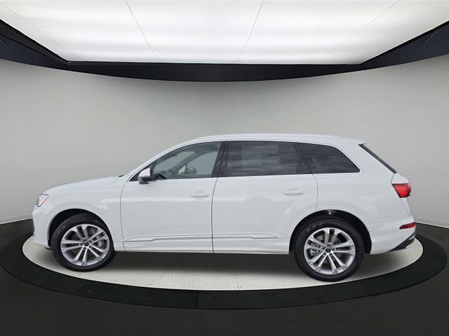 new 2025 Audi Q7 car, priced at $67,433