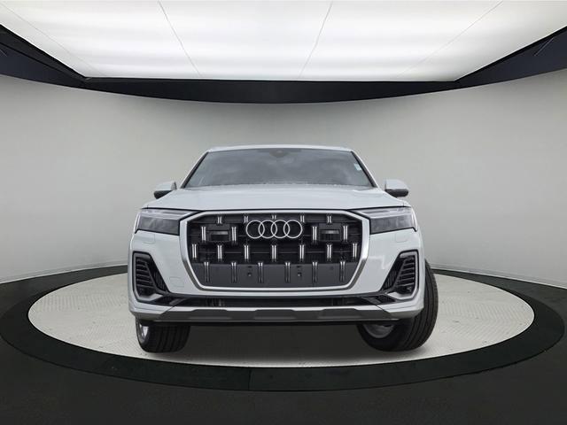 new 2025 Audi Q7 car, priced at $67,433
