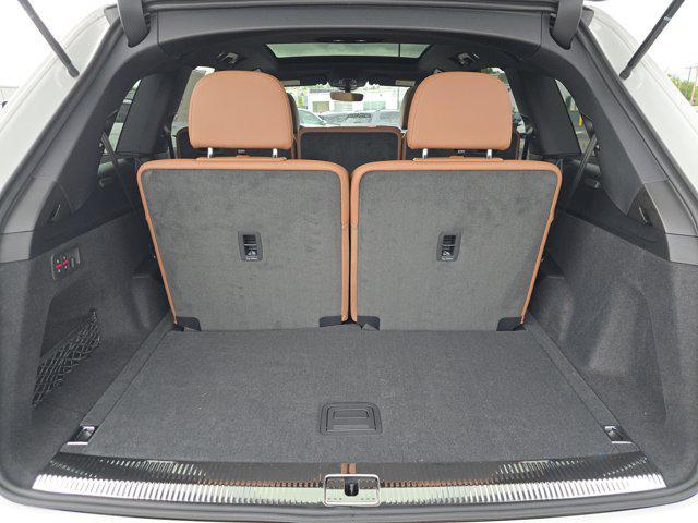 new 2025 Audi Q7 car, priced at $67,433