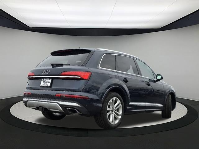 new 2025 Audi Q7 car, priced at $77,095