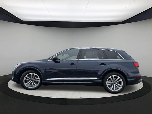 new 2025 Audi Q7 car, priced at $77,095