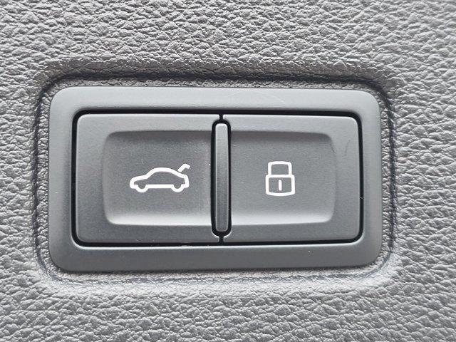used 2025 Audi Q7 car, priced at $59,999