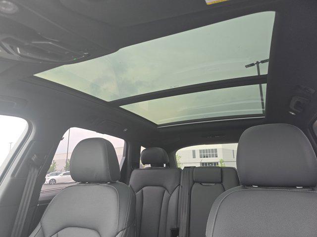 new 2025 Audi Q7 car, priced at $83,695