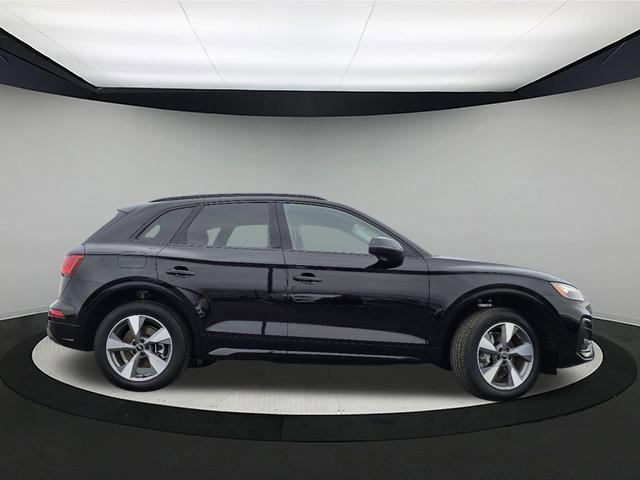 new 2025 Audi Q5 car, priced at $47,390