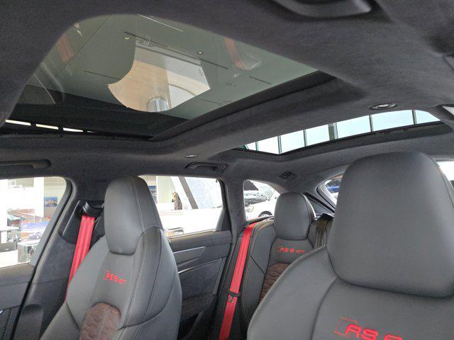 new 2025 Audi RS 6 Avant car