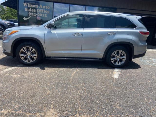 used 2015 Toyota Highlander car, priced at $20,999