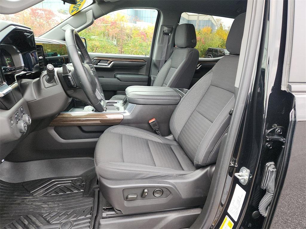 used 2024 Chevrolet Silverado 1500 car, priced at $45,902