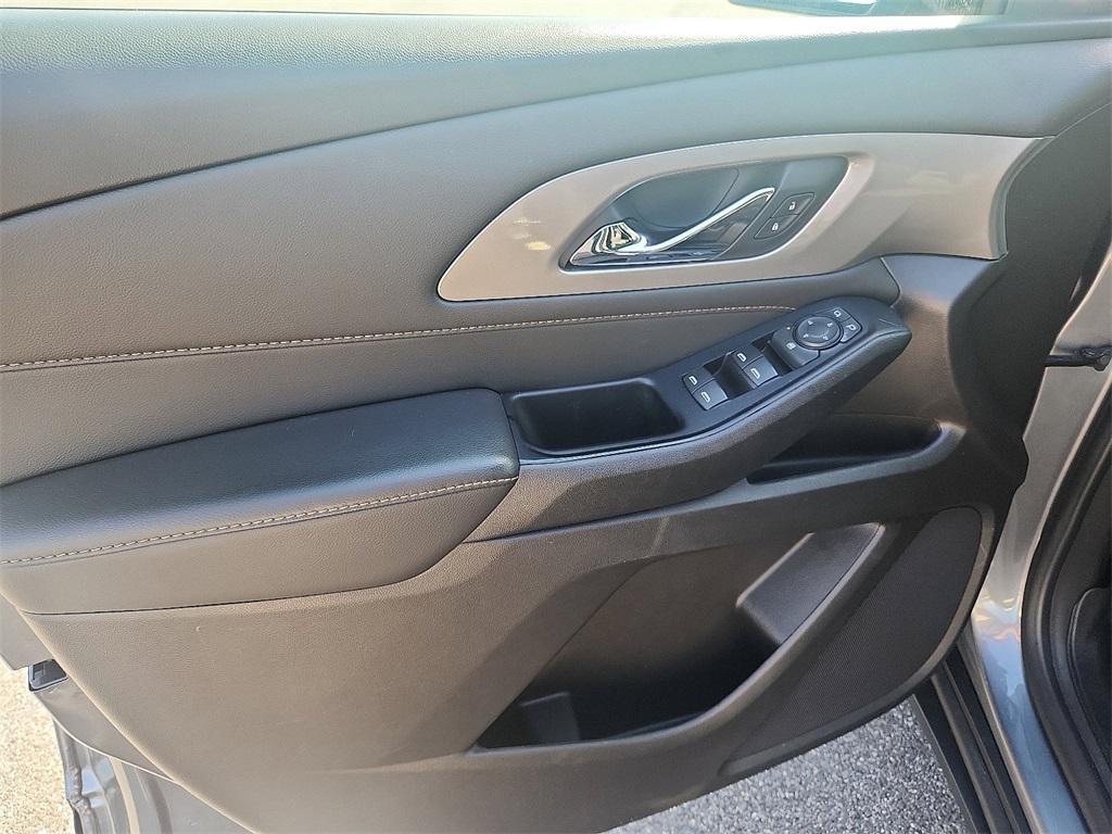 used 2020 Chevrolet Traverse car, priced at $15,798