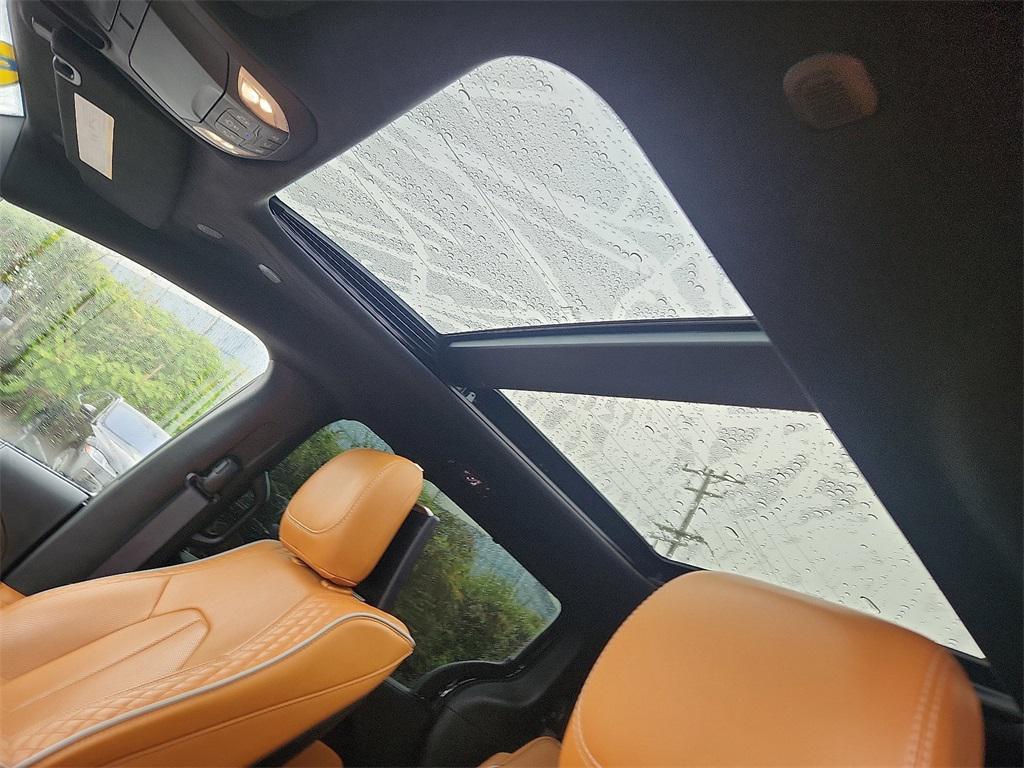 used 2023 Chrysler Pacifica car, priced at $34,900