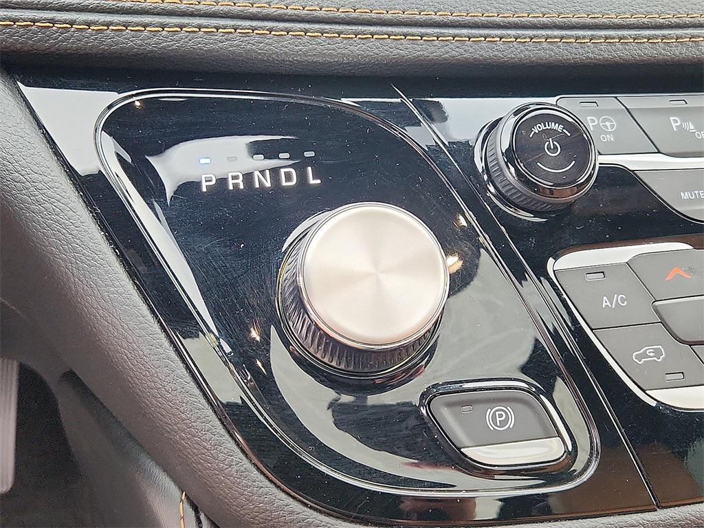 used 2023 Chrysler Pacifica car, priced at $34,900