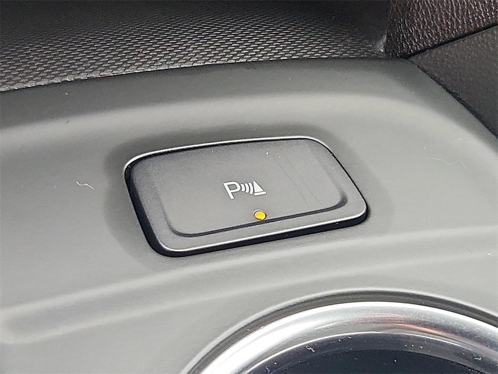 used 2022 Chevrolet Equinox car, priced at $21,073