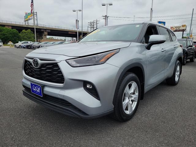 used 2022 Toyota Highlander car, priced at $28,420