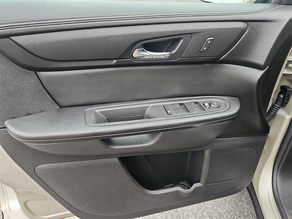 used 2016 Chevrolet Traverse car, priced at $10,999