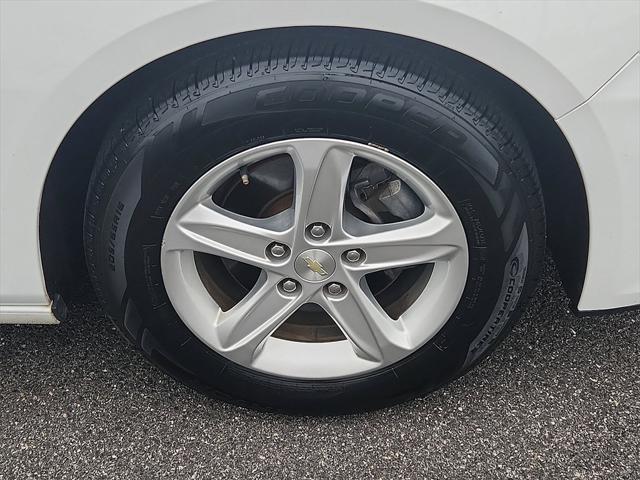 used 2019 Chevrolet Malibu car, priced at $13,998