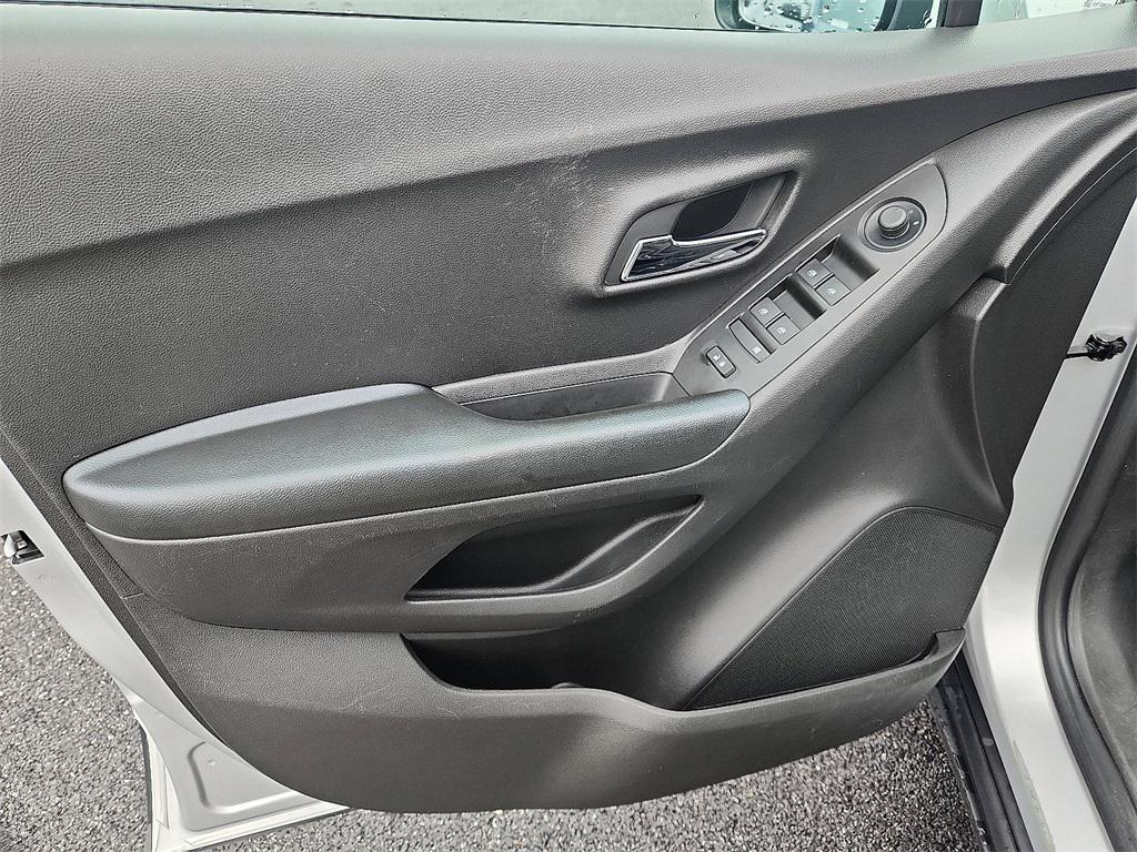 used 2022 Chevrolet Trax car, priced at $14,493