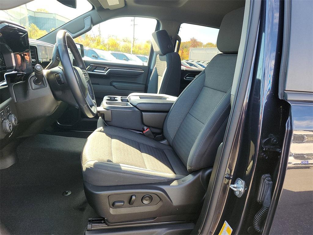 used 2022 Chevrolet Silverado 1500 car, priced at $34,235