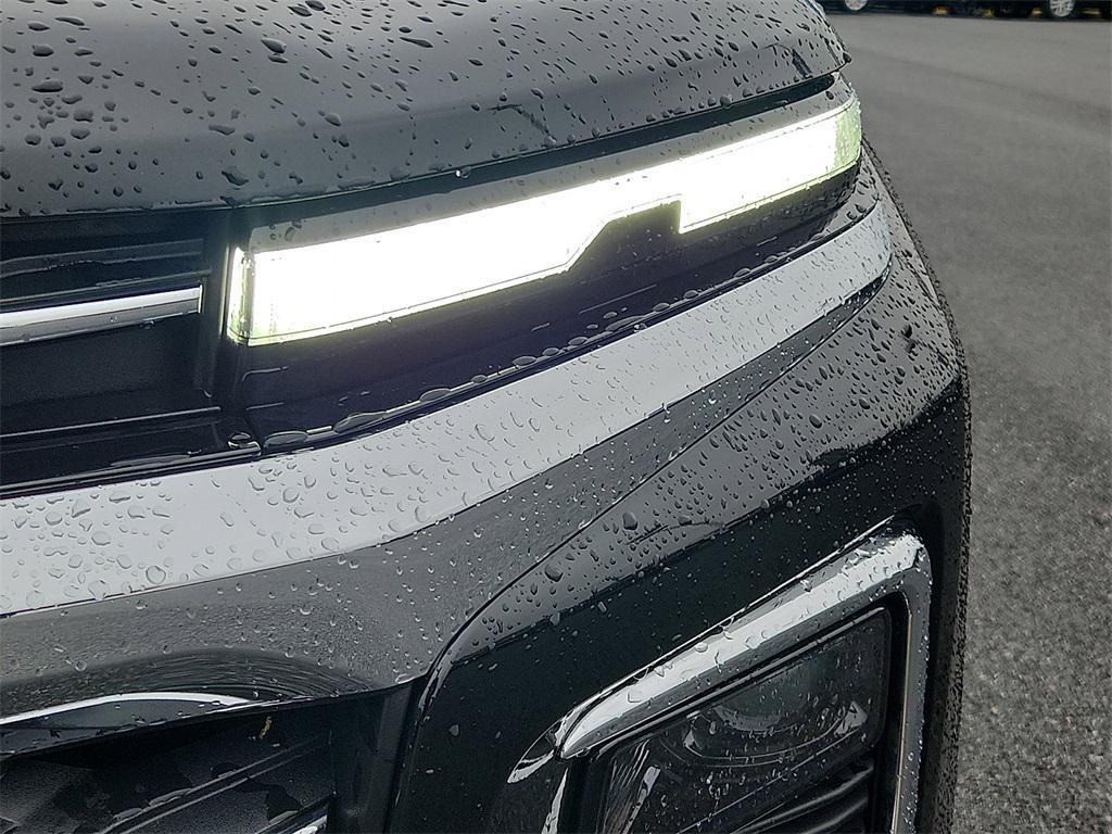 used 2025 Chevrolet Traverse car, priced at $35,573